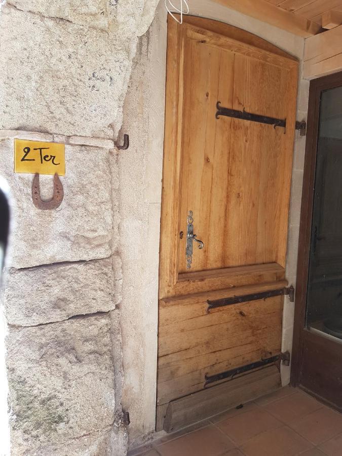 Les Studios De St Guilhem Saint-Guilhem-le-Desert Dış mekan fotoğraf