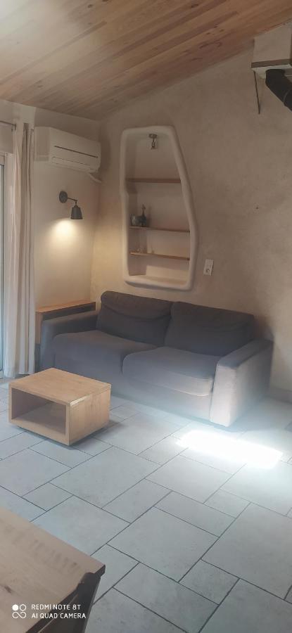 Les Studios De St Guilhem Saint-Guilhem-le-Desert Dış mekan fotoğraf